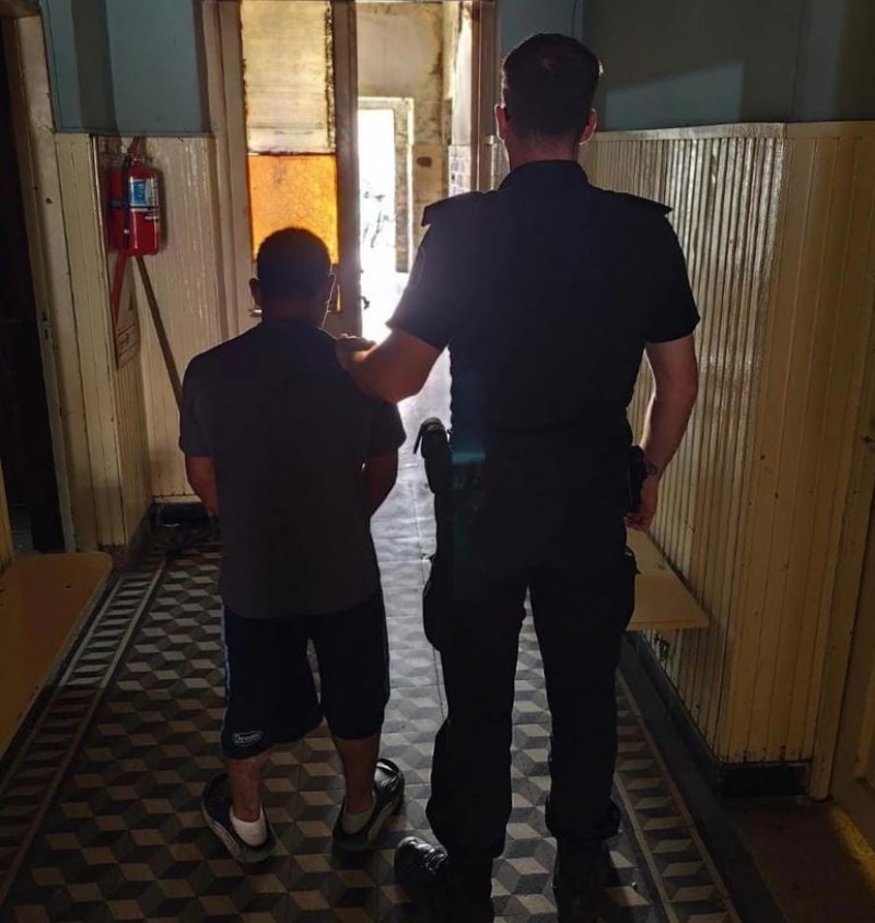 Rob, lo detuvieron y va a la crcel